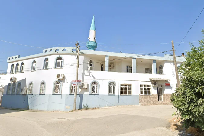 Kazanlı Cami kapak fotoğrafı