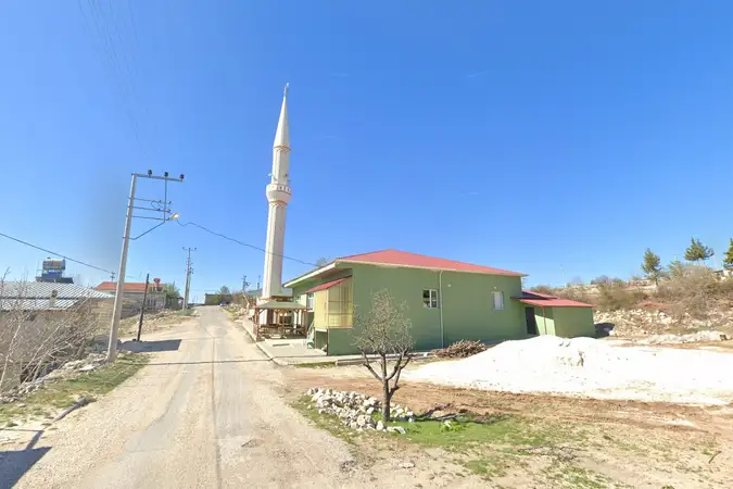 Uzuncaburç Köyü Yeni Cami kapak fotoğrafı