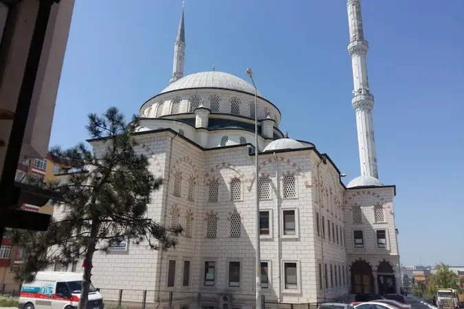 Kızılpınar Ayşe Nene Hatun Cami kapak fotoğrafı
