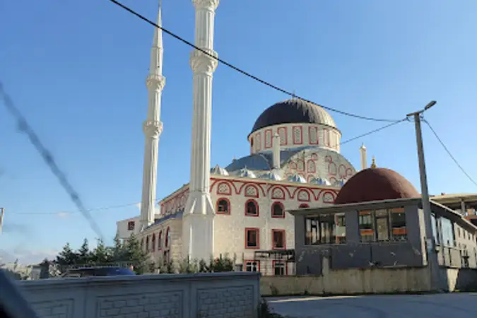 Kızılpınar Mahallesi Yunus Emre Cami kapak fotoğrafı