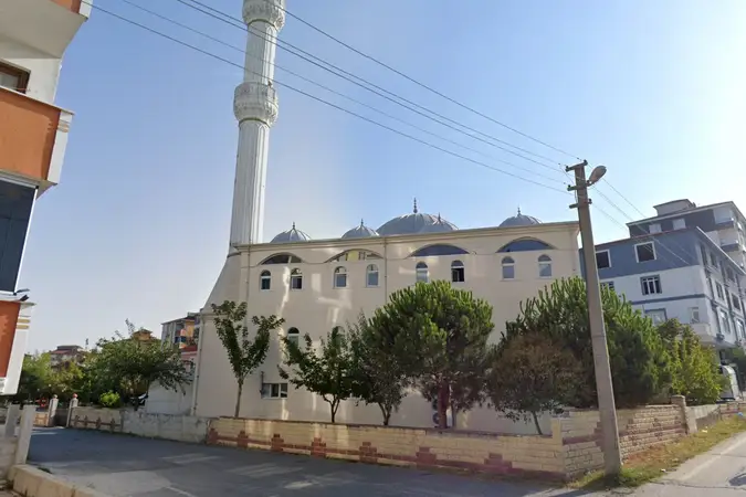 Kızılpınar Medine Cami kapak fotoğrafı