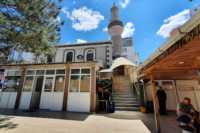 Merkez Camii kapak fotoğrafı