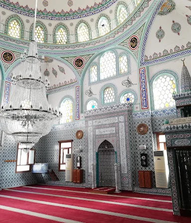 Uhud Cami kapak fotoğrafı