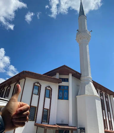 Üskübi Melek Aras Cami kapak fotoğrafı
